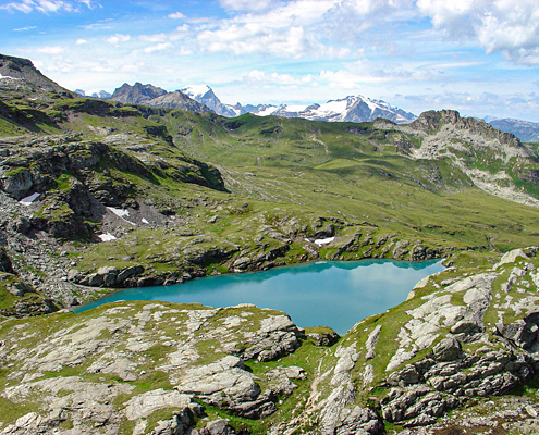 Bergsee mit Panorama