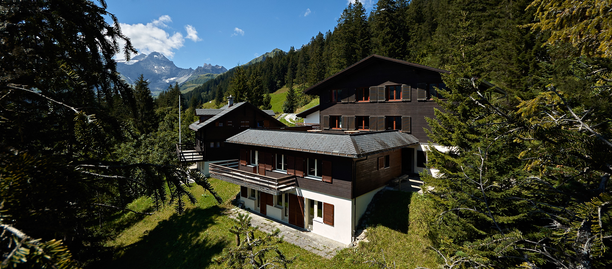 Das Ski- und Ferienhaus Alpina im Sommer